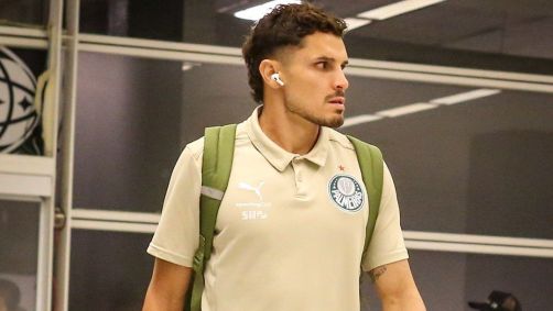 Raphael Veiga chega à Neo Química Arena para a final do Paulistão