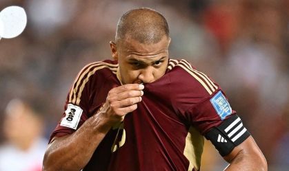 Venezuela vence, segue viva por Copa e complica Peru nas Eliminatórias