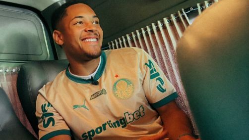 Vitor Roque já está registrado no BID