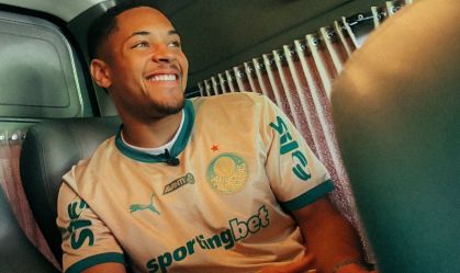 Vitor Roque revela conversa com Endrick e explica homenagem ao pai