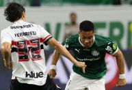 Jornal repercute estreia "polêmica e discreta" de Vitor Roque no Palmeiras