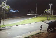 Caso Vitória: Imagens mostram jovem no ponto de ônibus antes de sumir