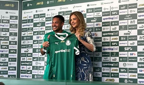 Vitor Roque foi apresentado no Palmeiras nesta sexta (7)
