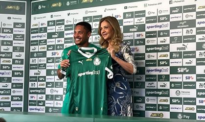 Vitor Roque diz que está pronto e que estreia no Palmeiras depende de Abel