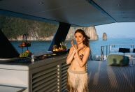 Aimee Lou Wood se emociona com final de "White Lotus": "Muito comovente"