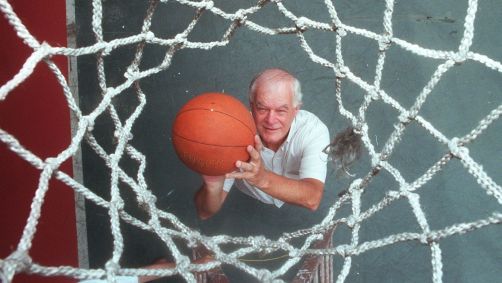 Wlamir Marques em foto de 1999, na quadra do Colégio Batista, em Perdizes, São Paulo