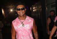 Sem Sophie Charlotte, Xamã circula pela Sapucaí no Carnaval
