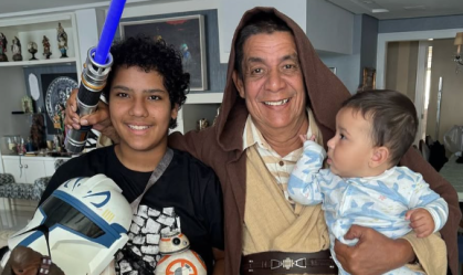 Zeca Pagodinho posa como Jedi de "Star Wars" com os netos e viraliza