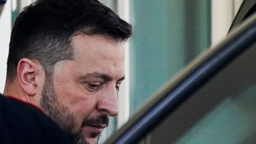 Presidente da Ucrânia, Volodymyr Zelensky, deixando a Casa Branca após bate-boca com o presidente dos Estados Unidos, Donald Trump, no dia 28 de fevereiro.
