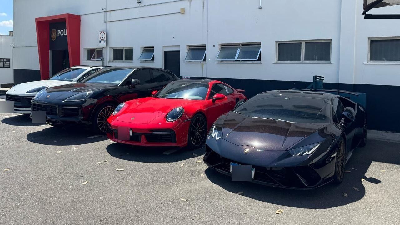 Ferrari, Lamborghini e Porsche são bloqueados em operação contra tráfico e lavagem de dinheiro