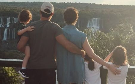 Fabiana Justus viajou para as Cataratas do Iguaçu em companhia da família