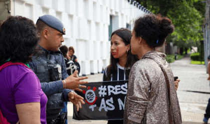 Mulheres fazem ato contra absolvição de Daniel Alves em SP