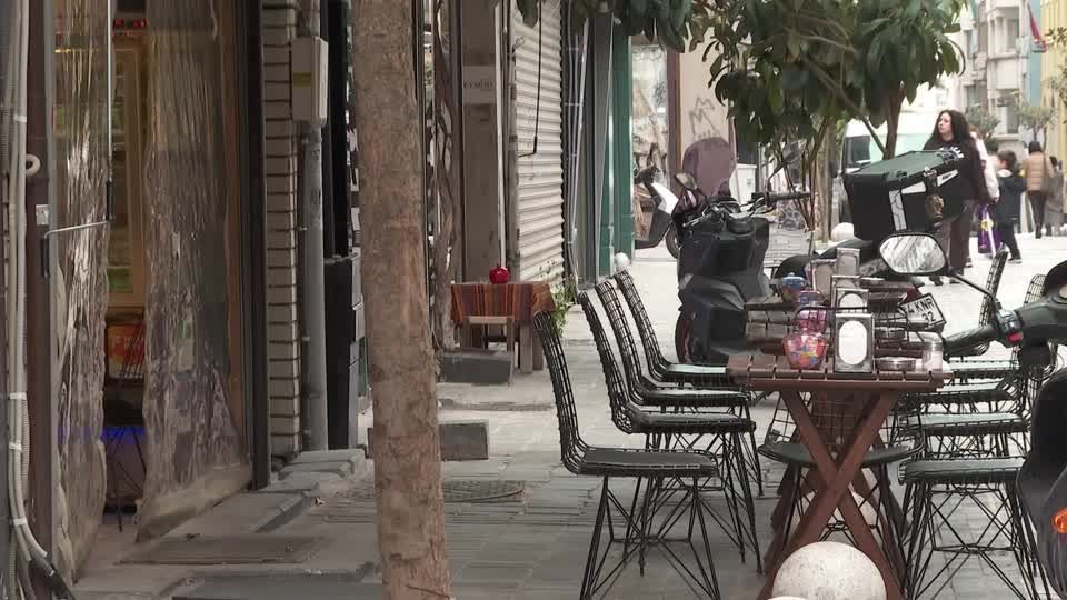 Cafés e lojas ficam vazios enquanto oposição turca pede um dia sem gastos após prisão do prefeito de Istambul.