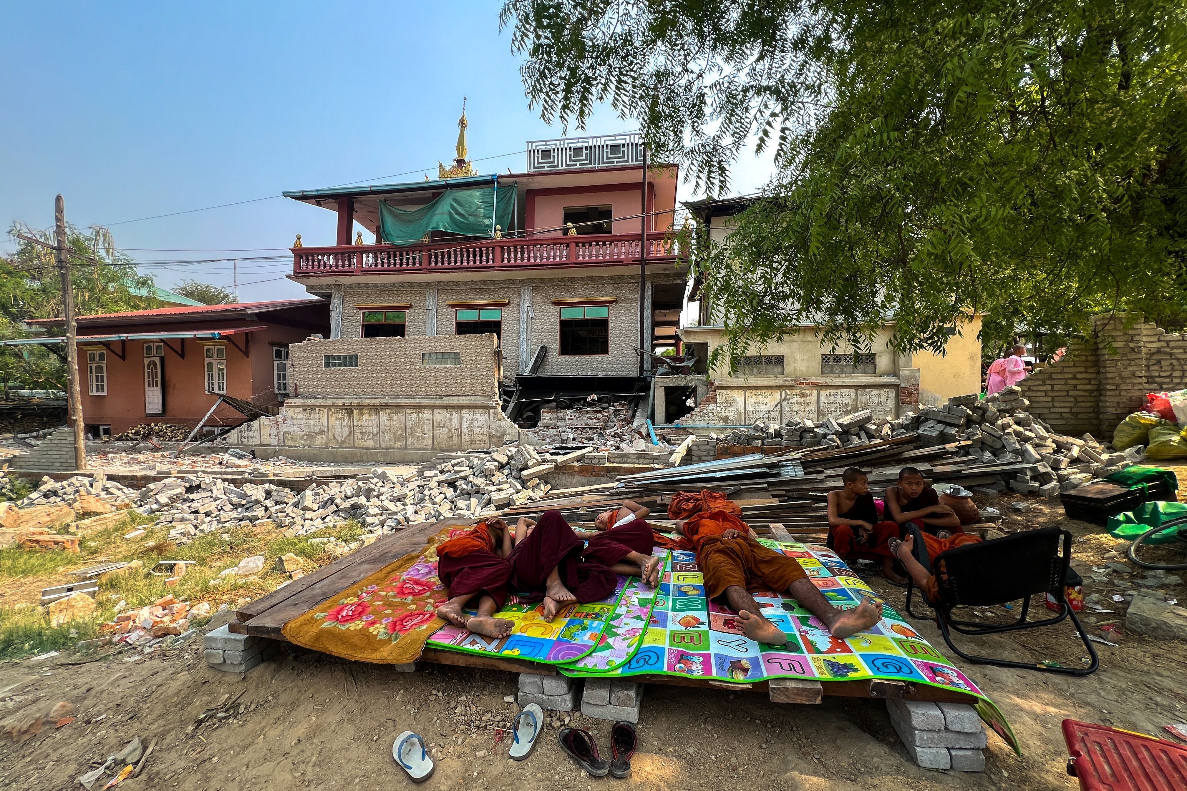 Local atingido por terremoto em Sagaing, Mianmar