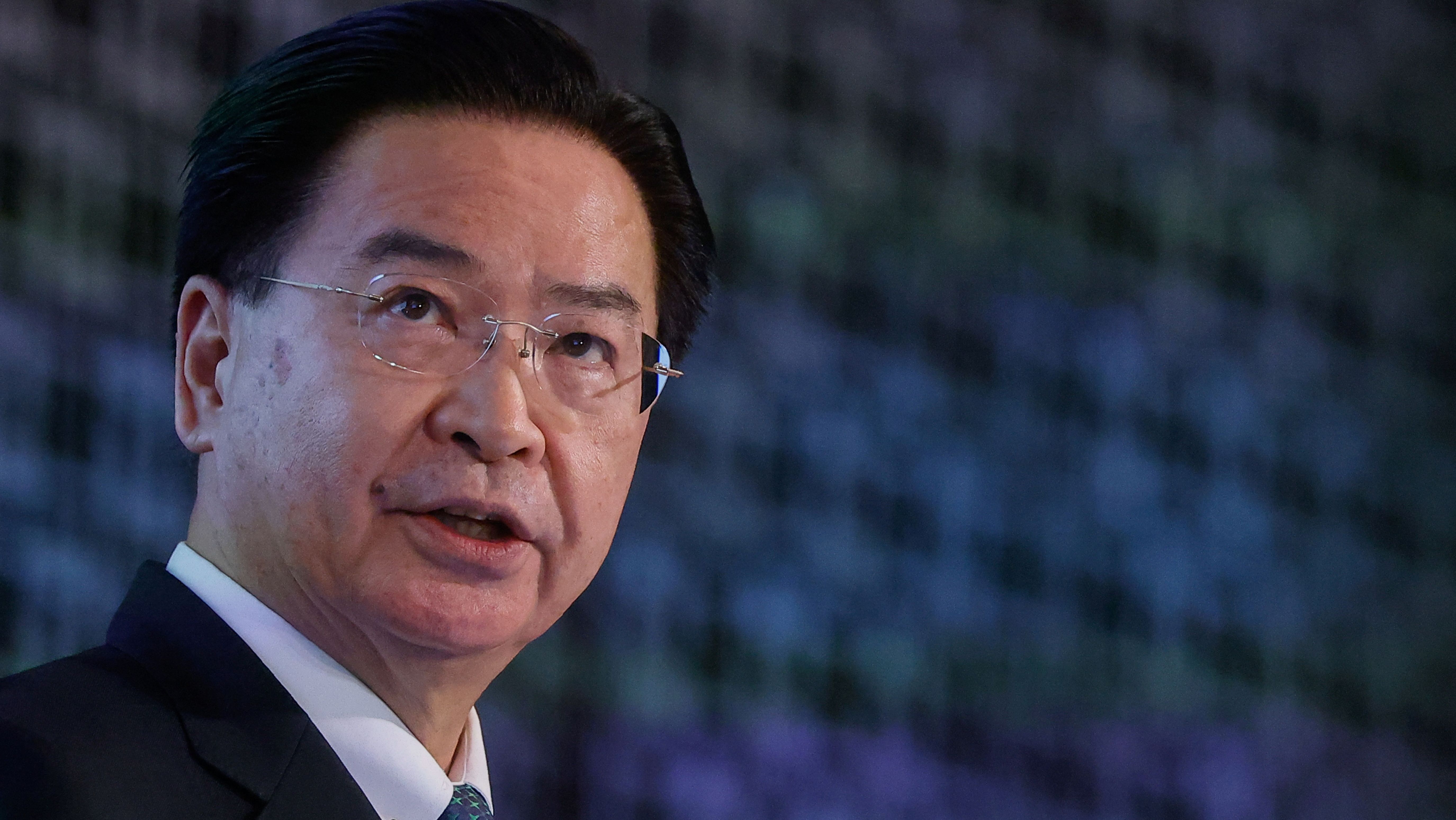 O ministro das Relações Exteriores de Taiwan, Joseph Wu, discursa em uma entrevista coletiva em Taipei, Taiwan