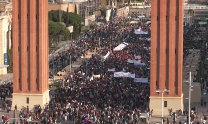 Milhares de pessoas protestam na Espanha contra altos custos na habitação
