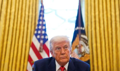 Trump assina medida para agências do governo saírem de Washington