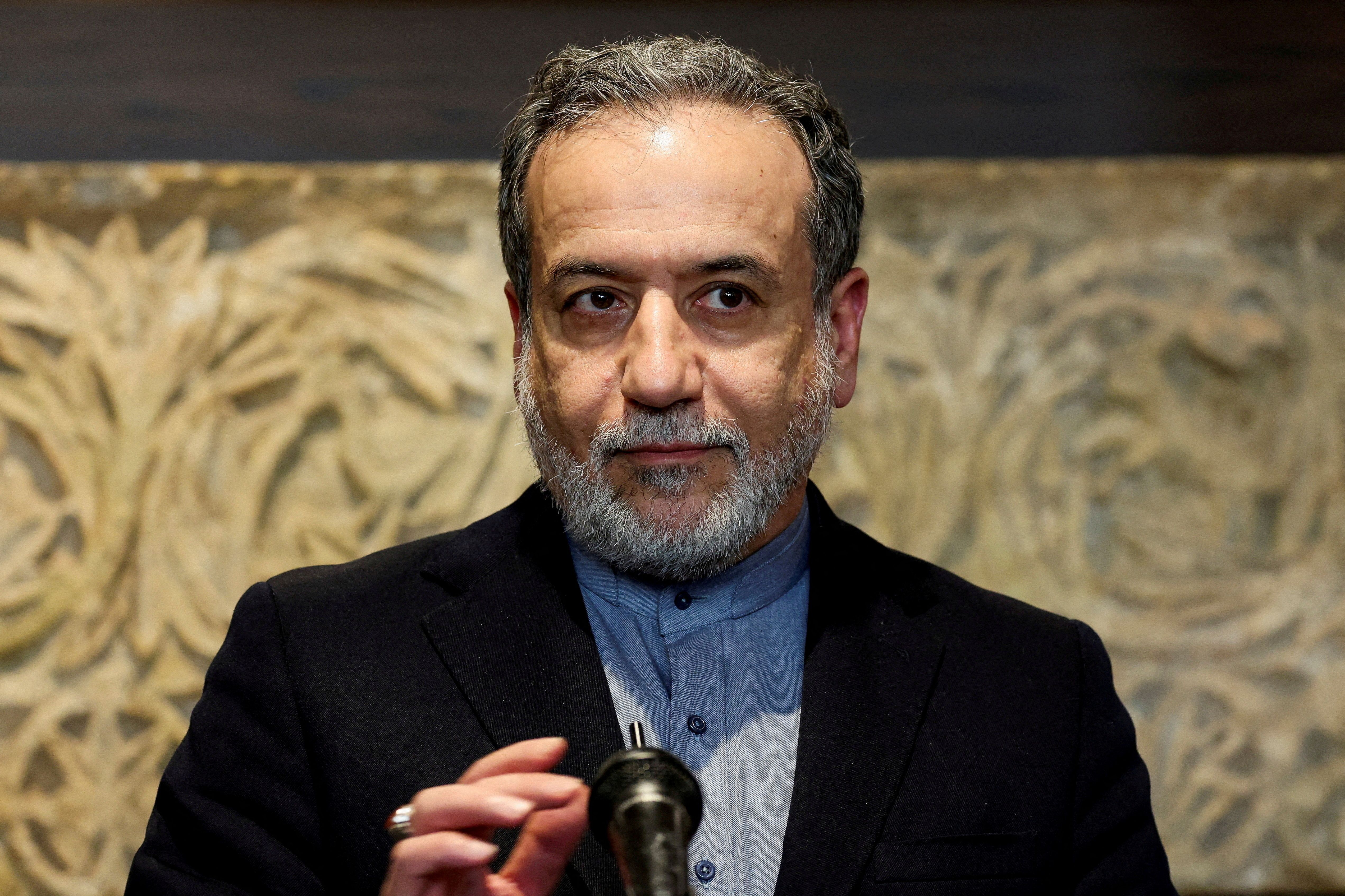 Chanceler iraniano Abbas Araqchi em Beirute