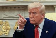 Trump alerta contra “rumo violento” em negociação nuclear com Irã