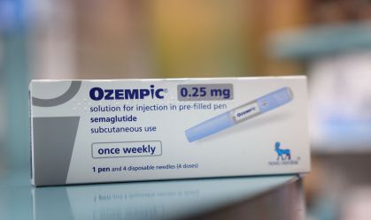 "Boca de Ozempic": novo efeito colateral do remédio é observado por médica