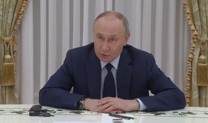 Putin está a caminho do Alasca para reunião com Trump