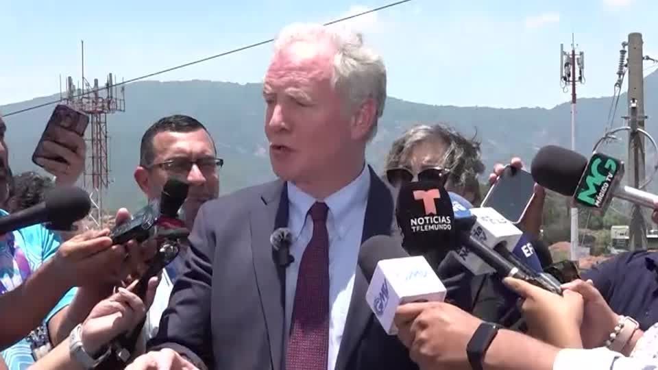 El Salvador blocks US senator from visiting wrongly deported man