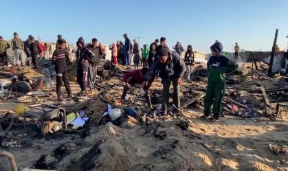 Ataques de Israel matam mais de 40 pessoas em campos de deslocados em Gaza
