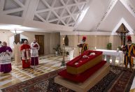 Do velório ao sepultamento: Saiba o cronograma dos ritos do papa Francisco