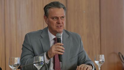 Ministro da Agricultura, Carlos Fávaro, em reunião no Palácio do Planalto