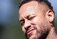 Neymar publica recado nas redes: "Vai deixar outro ser o 10 em seu lugar?"
