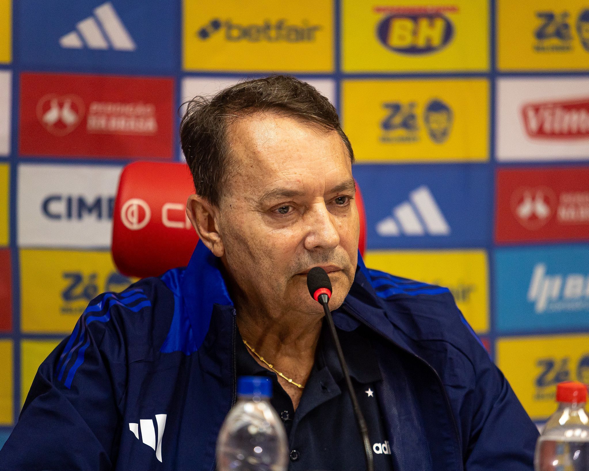 Ot seks uchun rus porno firibgarlik