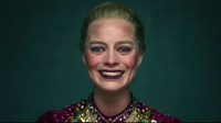 Margot Robbie revela síndrome do impostor: "Sempre tenho uma crise"