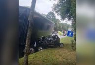 Engavetamento deixa três mortos e cinco feridos no interior de SC