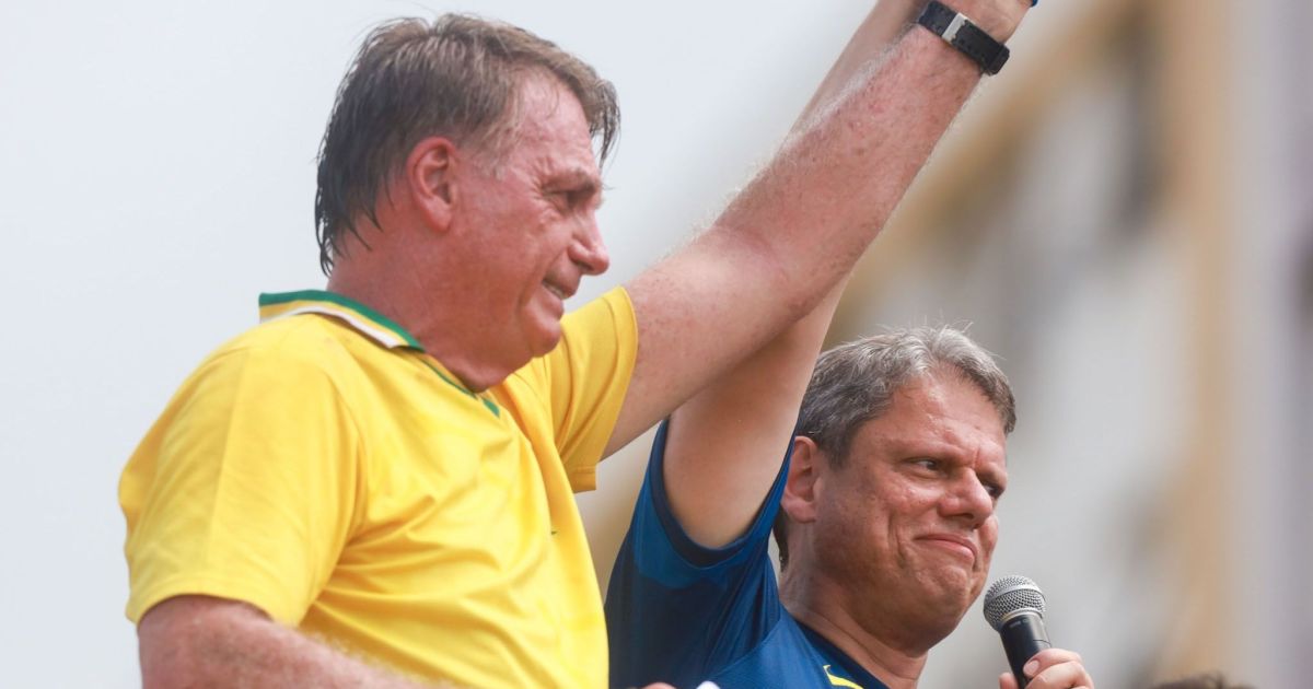 Tarcísio visita Bolsonaro nesta segunda (29), em Brasília