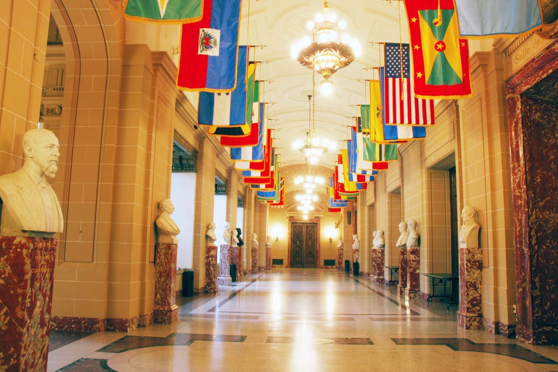 Hall de Las Americas