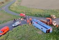 Acidente de ônibus deixa ao menos 11 mortos no interior de MG