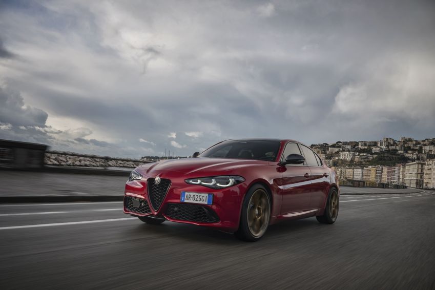 Alfa Romeo Giulia: um dos sedãs italianos mais bem sucedidos da atualidade • Stellantis / Divulgação
