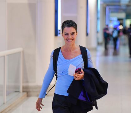 Ana Paula Arósio em aeroporto no Rio