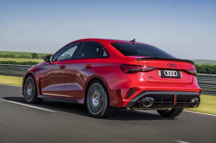 Audi RS 3 Sedan chega ao Brasil com 400 cv e 0 a 100 de 3.8s • Divulgação