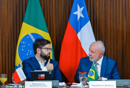Lula vai ao Chile para cúpula com presidentes em defesa da democracia