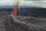 Lava expelida por vulcão Kilauea atinge 200 metros de altura