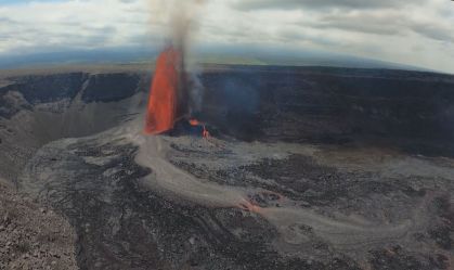 Lava expelida por vulcão Kilauea atinge 200 metros de altura