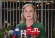 Gleisi fala em debater penas mais amenas para condenados pelo 8/1