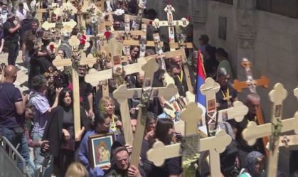 Cristãos em Jerusalém percorrem caminho que Jesus Cristo teria feito; veja