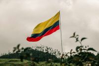 Moody's rebaixa rating da Colômbia e muda perspectiva para estável