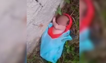 Bebê recém-nascida é encontrada em sacola plástica no RJ