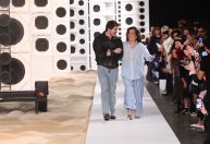 Betty Faria participa de desfile em homenagem a Tieta; veja como foi