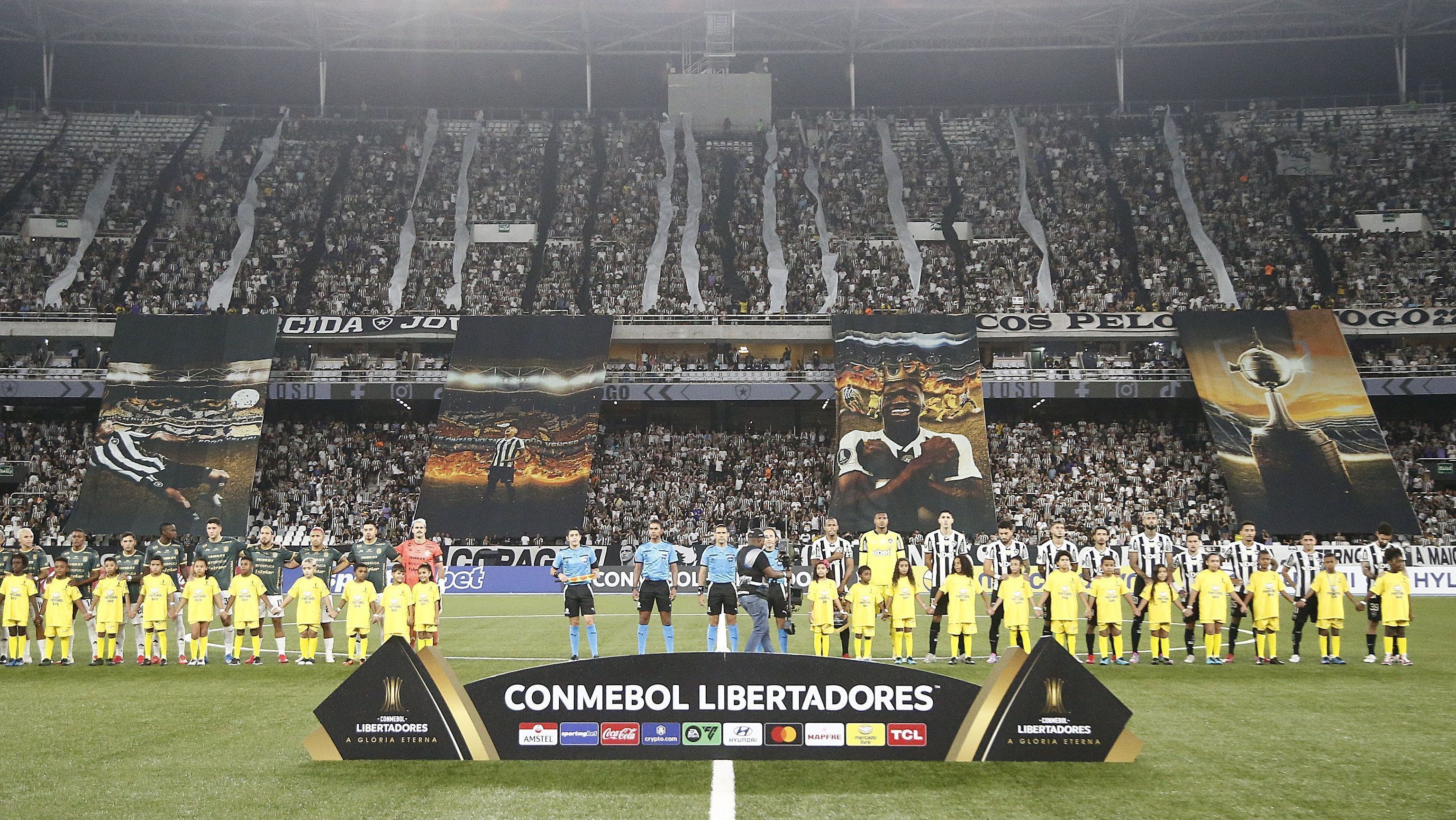 Botafogo e Carabobo durante disputa pela Libertadores