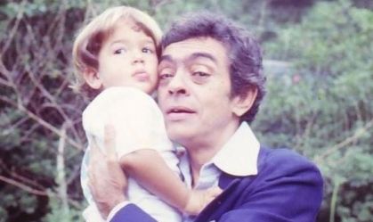 Bruno Mazzeo presta homenagem a Chico Anysio: "Faria 94 anos"