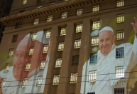 Edifício da Prefeitura de SP recebe projeção em homenagem ao papa Francisco